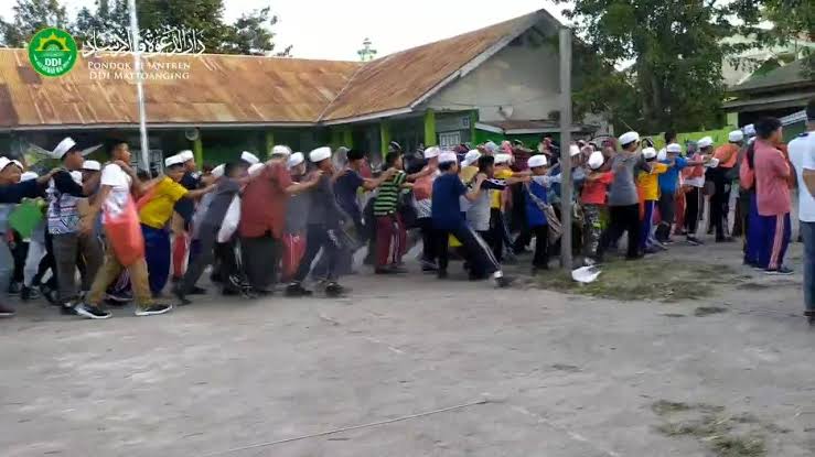 Keunikan Pesantren, Santri, dan Orangtua